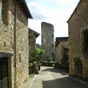 Cardaillac: Au fond d'une vieille rue surgit la tour ronde!