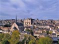 Nous sommes impatient de dcouvrir cette belle cit de Poitiers que chacune et chacun connat depuis son jeune temps: 732 est effectivement une date qui vous parle puisque Charles le Martel y arreta les arabes! Cette vue du centre historique, prise depuis le quartier des Dunes, nous fait dcouvrir l'glise Sainte Radegonde, la cathdrale Saint Pierre et le Palais de Justice.