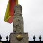 Culumbrianos: on passe devant le plerin pour poursuivre notre chemin...