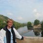Cette photo sur le pont Valentr de Claudie, mon pouse, qui m'avair rejoint lors de mon chemin en 2003... Une faon de lui rendre hommage de m'avoir permis de prgriner sans souci sur les chemins de Compostelle!