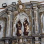  Les quatre vanglistes, identifiables par leurs attributs gnriques  (la plume, l'affiche crite, le livre)  et les individus :  de gauche  droite, Saint Marc avec le lion, Saint Luc avec le buf,  Saint Matthieu et l'homme (reprsent par un ange), et Saint Jean  avec l'aigle.