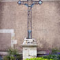 Croix de la cathdrale Saint Benot au sein de l'vch du XVIIe sicle.