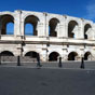 Arles : Les arnes difies en 46 av. J-C, mesurent 136 mtres sur 37 mtres.