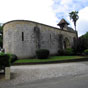 La chapelle de Caubin, issue de la commanderie de Caubin, arbore un chevet semi-circulaire, avec mur-fronton en vigie et un toit plat comme une passerelle. La chapelle est classe au titre des monuments historiques. Elle recle un monument funraire prsum de Guilhem Arnaud (baron d'Andoins mort en 1301), class  titre d'objet et datant du dbut du XIVe sicle.