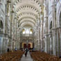 Nef de la basilique Sainte-Madeleine.