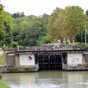 Le canal des Deux-Mers comporte au total 400 ouvrages d'art, dont 328 pour la partie canal du Midi avec notamment 63 cluses, 126 ponts, 55 aqueducs, 7 ponts-canaux, 6 barrages, 1 panchoir et 1 tunnel. Il sagit ici de l'cluse de Montgiscard