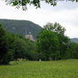 On approche de Saint Bertrand de Comminges: on aperoit entre les arbres la cathdrale rurale!