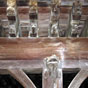 Dtail des ttes sculptes