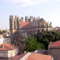 Montpellier : La cathdrale Saint-Pierre vue des toits.