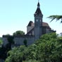 En haut de la falaise se situe le palais des vques de Tulle.