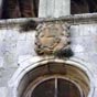 Armoiries sur la fa�ade de l'�glise...