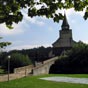 Construite en belles pierres du pays, son clocher-mur est surmont d'un clocheton carr assez inhabituel. De son origine  romane il reste l'abside en cul de four avec des ouvertures aussi troites que des meurtrires. Le porche en bois abrite des tombes du XIXe sicle et les plerins de passage ...