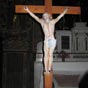 Le Christ de l'Abbatiale a une particularit: les pieds de Jsus sont clous sparment!