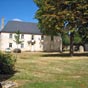 Abbaye cistercienne de Varennes: Maison abbatiale -  L'abbaye de Varennes situe dans la commune de Fougerolles, est une abbaye cre au XIIe sicle, sur l'emplacement d'une installation antrieure des disciples de Saint-Benot du VIe sicle qui a t dtruite.  Cette ancienne Abbaye Royale Notre-Dame de Varennes a subi de nombreuses transformations et perdu une grande partie de ses btiments. Hors la nef de lglise abbatiale dorigine, le monastre cistercien se prsente aujourdhui sous son aspect du XVIIIme sicle. 
