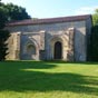 La chapelle d'Abrin dite aussi 'glise des templiers d'Abrin' date de 1195.La chapelle d'Abrin a trouv, depuis, acqureur...C'est l'ultime vestige d'une commanderie des hospitaliers de Saint-Jean-de-Jerusalem. 