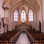 Aixe-sur-Vienne : L'int�rieur de la chapelle Notre-Dame-d'Arliquet abrite une piet� du XVIe si�cle, v�n�r�e tous les sept ans, lors des Ostensions et de nombreuses reliques dont celles de quatre martyrs provenant des catacombes de Rome, expos�es dans des enfeus ornant les c�t�s de la nef : sainte Corn�lie, saints Fulgence, Honor� et Antime.. 