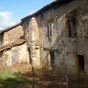 Au fur et  mesure de notre avance us dcouvrons beaucoup de maisons anciennes dlaisses et qui n'attendent plus qu'une pelleteuse pour succomber dfinivement...