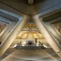 La basilique Saint Pie X de Lourdes. C'est encore une fois par ncessit qu'un nouveau lieu de culte vit le jour aux Sanctuaires de Lourdes dans les annes 1950. Il sagissait l de voir en grand. Tout fut mis en uvre pour prserver l'unit architecturale de l'ensemble entourant la grotte. Ldifice est donc souterrain. Il s'agit de la Basilique Saint-Pie X, construite entre 1956 et 1958, pour le centenaire des apparitions. Dans un style moderne, la basilique peut rappeler une cale de navire renverse. Ses proportions sont extravagantes (nef de 191 m de long pour 61 m de large), ce qui en fait la plus grande crypte au monde, elle peut accueillir 20 000 plerins!! 