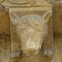 Portail sud : modillon (tte de loup)