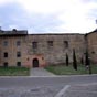 Le chteau des Marquis (1490) a perdu ses tours pendant la guerre d'indpendance contre Napolon