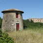 L'ancien moulin et le chteau. Henri de la Tour d'Auvergne-Bouillon, vicomte de Turenne, marchal franais du XVIIe sicle, dont le cur fut conserv au chteau du village tait natif de Saint Paulet