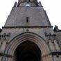 Saint-Flix-de-Lauragais : Eglise classe au titre des monuments historiques en 1920, sa Collgiale des XIVe et XVe sicles et ses orgues de Grgoire Rabiny datent de 1782. De style gothique, le clocher est du XIVe sicle et mesure 42 mtres de haut. La partie infrieure de la tour est pleine elle est flanqu de quatre tourelles  clochetons surmontes d'un ornement sculpt. La partie suprieure est octogonale  trois tages les deux derniers sont percs de d'arc en mitre. La flche est couverte de dalles de pierre de Sax (Tarn), qui ont remplac, en 1841, l'ardoise d'origine. Un escalier  vis est situ dans une tourelle sur le cot Sud-ouest. Le Clocher renferme deux cloches de bronze, l'une date de 1523, l'autre de 1760. Au-dessous du clocher sur son flanc nord s'ouvre l'entre principale de l'glise avec un arc gothique montrant une statue de Saint-Pierre. 
