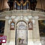 Les fonts baptismaux sont positionns  l'entre de  la collgiale comme le veut la tradition....