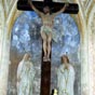 Au-dessus du matre-autel un trs beau Christ particulirement mis en valeur!