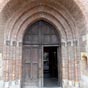 Villefranche-de-Lauragais : Dtail de la porte de l'glise Notre-Dame-de-l'Assomption.