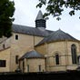 Lescar : L'glise Notre-Dame de l'Assomption, ancienne cathdrale, date partiellement des XIIe et XIIIe sicles. L'difice, commenc en 1120 par le chur  l'instigation de son vque Guy de Lons, fut saccag par les protestants sous le rgne de Jeanne d'Albret. D'importantes restaurations aux XVIIe et XVIIIe sicles sauvrent le chur de la ruine. Le chevet a conserv une architecture romane. La nef est vote en berceau plein cintre, les bas-cts en berceaux transversaux. Sur les chapiteaux romans on peut reconnaitre des scnes du cycle de Daniel, de la naissance du Christ ou encore le sacrifice d'Abraham. 