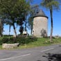 Labastide-Murat: Le moulin  vent: Restaur en 2015, il est dpourvu d'ailes et de mcanismes... Leurs absences s'explique par le dclassement de ce moulin  vent en simple pigeonnier voil presque 150 ans, aprs une cinquantaine d'annes de service.