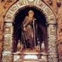 Reprsentation de Santo Domingo de la Calzada, ce saint btisseur du XIe sicle , moine bndictin qui consacra sa trs longue vie, avec son disciple san Juan de Ortega,  amnager le chemin de Saint Jacques et  y implanter de nombreux hpitaux de plerins.