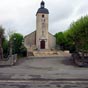 L'glise de Castelnau-Camblong a un clocher porche. A l'intrieur on remarquera un retable du XVIIe sicle et un buffet d'orgues.