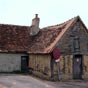 Vieille btisse sur Neuvy-Saint-Spulcre.