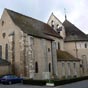Neuvy-Saint-Spulchre : La basilique Saint-Etienne. Cet difice devint rapidement un haut lieu de plerinage , frquent tant par les Jacquets en route pour Compostelle que par les dvots venant adorer les gouttes de sang ainsi que le fragment de tombeau du Christ. Ces reliques avaient t ramenes en 1246 par le cardinal Eudes, un natif du Prigord, de retour de la septime croisade.