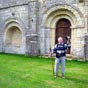 La chapelle d'Abrin se dcouvre aprs 14 km de prgrination du dpart de Lectoure.... Votre serviteur vous salut! Nous sommes en 2004 et c'tait mon premier chemin!