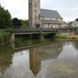 G�ronce et son �glise Saint Laurent se refl�tant dans le Joos...