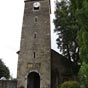 Saint Goin et la tour de son �glise...Cette petite �glise, reb�tie en 1844, abrite dans son porche une grande statue de Saint-Jacques.
