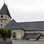 Eysus : L'glise Saint-Pierre, d'origine romane, fut reconstruite aux XVIe et XVIIe sicles.  la fin des annes 1950, le toit de l'glise fut rpar grce au soutien financier d'une communaut barnaise de San Francisco, Los Angeles et Californie plus gnralement.