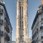 La Tour Saint-Jacques: C'est l'unique vestige de l'glise Saint-Jacques-de-la-Boucherie , dont le nouveau clocher est construit entre 1509 et 1523. Son architecture reste fidle pour l'essentiel au style gothique flamboyant du XVe sicle.Elle est le point de dpart de la Via Turonensis  des plerins qui partent de Paris sur les Chemins de Compostelle.