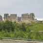 Tiebas fut dote d'un fort par le roi Thibaud II en 1264. Il subsiste de ce XIIIe sicle deux monuments : les ruines toujours imposantes du chteau royal, reconstruit en 1445 aprs sa destruction par les Castillans, puis de nouveau dmantel en 1494 par Jean d'Albret lors de la guerre de succession de la Navarre et l'glise gothique Santa Eufernia qui, elle, est intacte. 