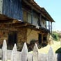 Vieille btisse sur le chemin