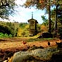 Vilouriz: un trs agrable coin du village avec, une fois encore, un horreo en toile de fond!