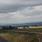 Au loin on distingue la cit de Melide. La descente vers Melide est agrable dans un premiers temps par de petits sentiers mais les cinq derniers kilomtres, sans intrt, paraissent bien longs...