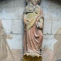 Eglise de Santiago: Saint Jacques domine le tympan...la statue en pierre de l'aptre fut  dcouverte en 1965 sous le plancher...