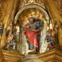 Eglise de Santiago: belle statue de l'aptre Saint Jacques entoure de deux superbes plerins...