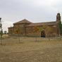 Entre Calzada del Coto et Bercianos , la chapelle San Roque se dresse au bord du Camino Real: trs simple , isole en plein champ , en compagnie d'un bouquet d'arbres, avec un mur-clocher et une porte vote. (Visible si vious avez optez pour la prgrination sur le Camino Ral)