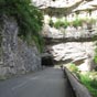 De bon matin nous quittons le Mas d'Azil pour nous rendre  Saint Lizier en empruntant une curieuse grotte au sein de laquelle s'engouffre la route dpartementale 119 qui longe l'Arize...La partie de la grotte est un tunnel long de 420m pour une largeur de 50 m......