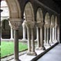 Le clotre accueille un calvaire et deux tombeaux remarquables: celui d'AugerII de Montfaucon (XIVe) et celui d'Hector d'Ossun (XVIe) vque qui dfendit Saint Lizier contre les Huguenots.