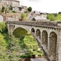 Un beau viaduc soutient la route par laquelle nous sommes arrivs  La Salvetat! Il enjambe d'Agout...